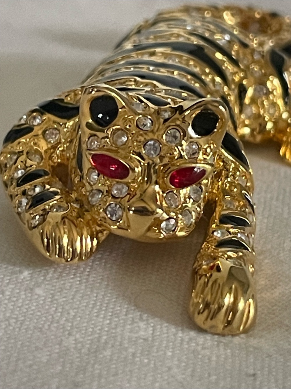Vintage Gold tone Tiger Brooch Black Enamel Rhinestone Red Eyes Big Cat Pin
